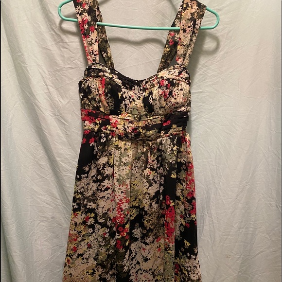 Candie's Dresses & Skirts - EUC Women’s summer dress Size Med light weight
